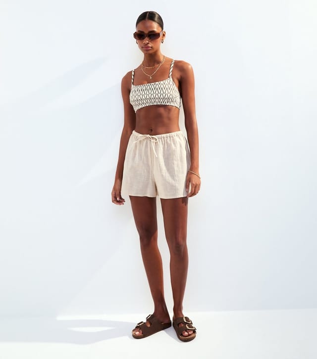 New Look Women's White Patterned Crop Bikini Top New Look - 2