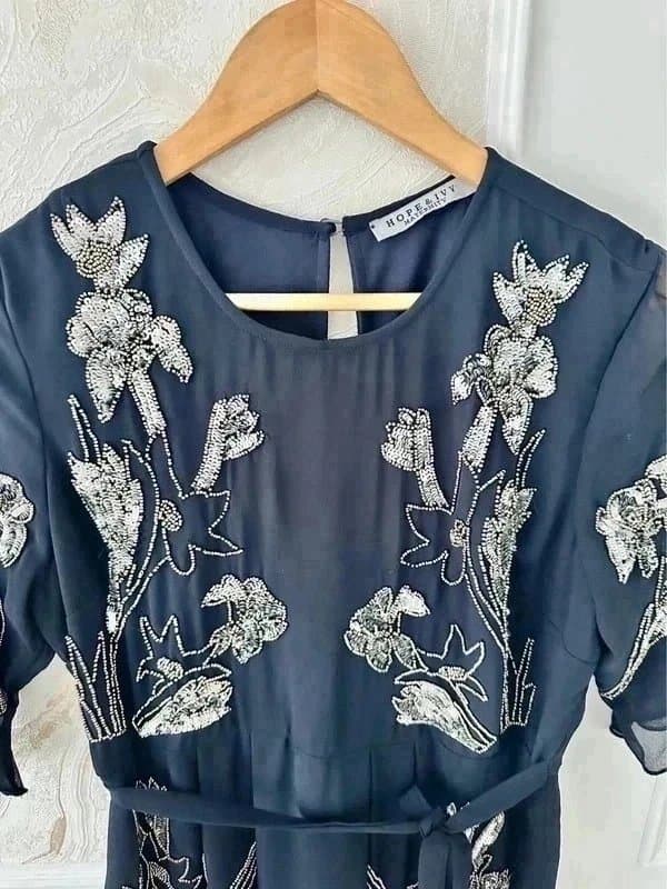Hope & Ivy Women’s Hope & Ivy navy silver embellished occasion dress knee length size 10 wedding party summer