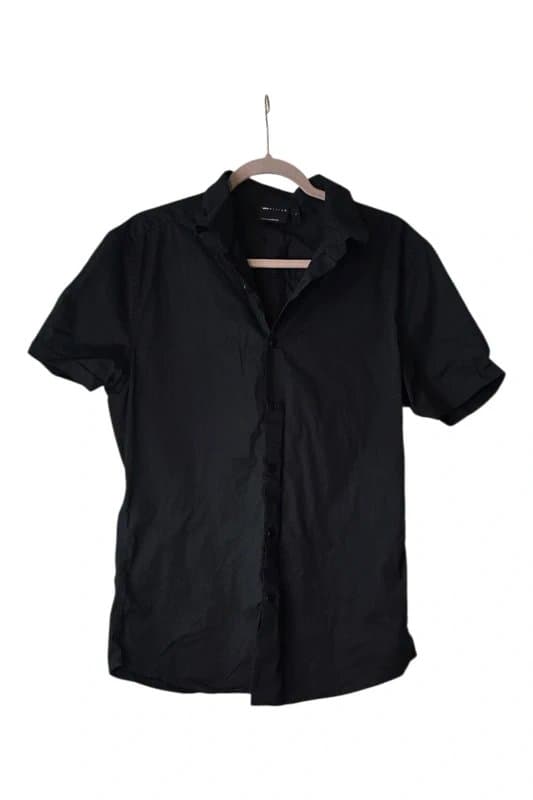 ASOS Design Classic black short-sleeve shirt.