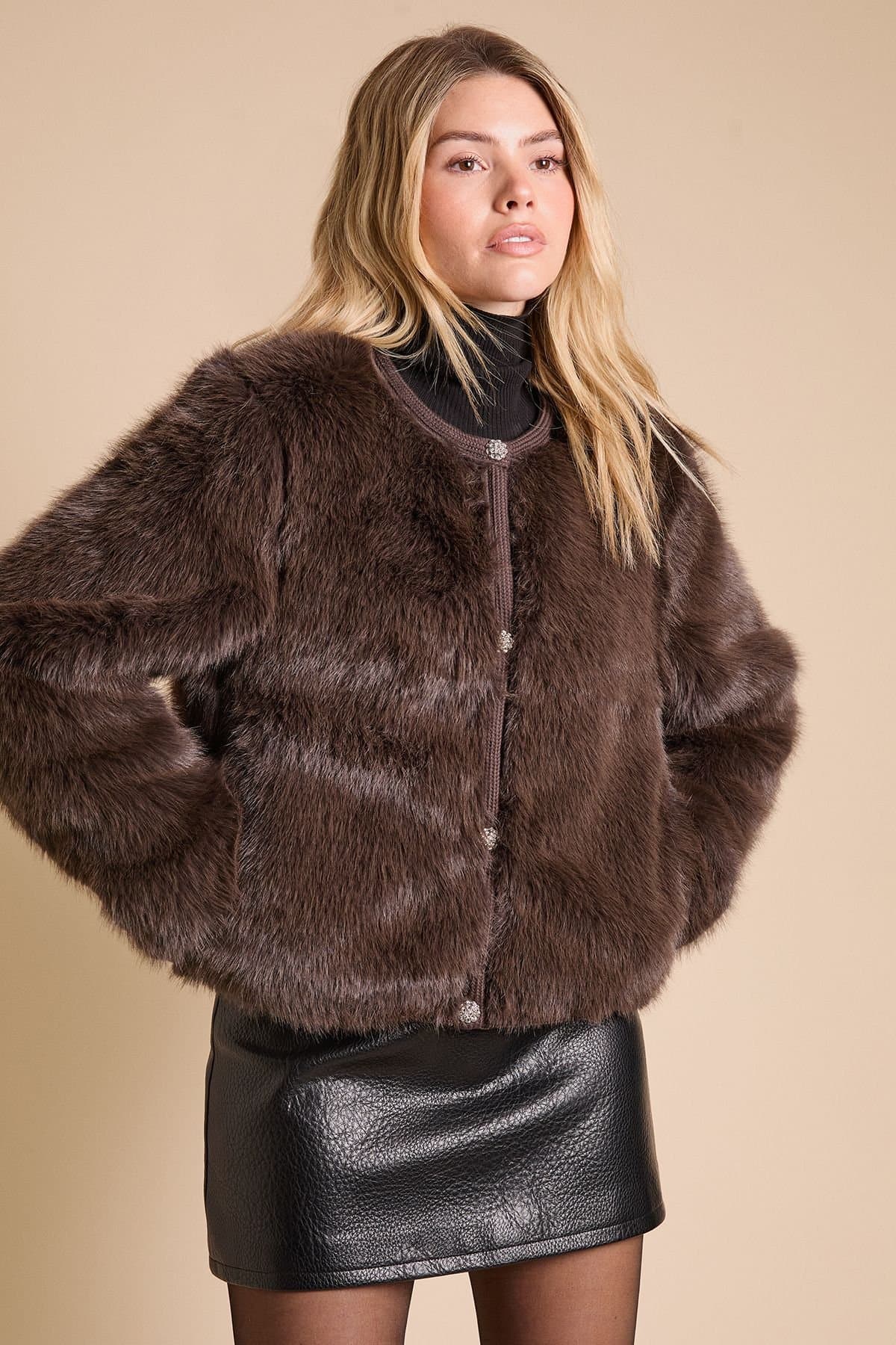 Dorothy Perkins Dorothy Perkins Women's Diamante Button Fur Coatigan in Chocolate