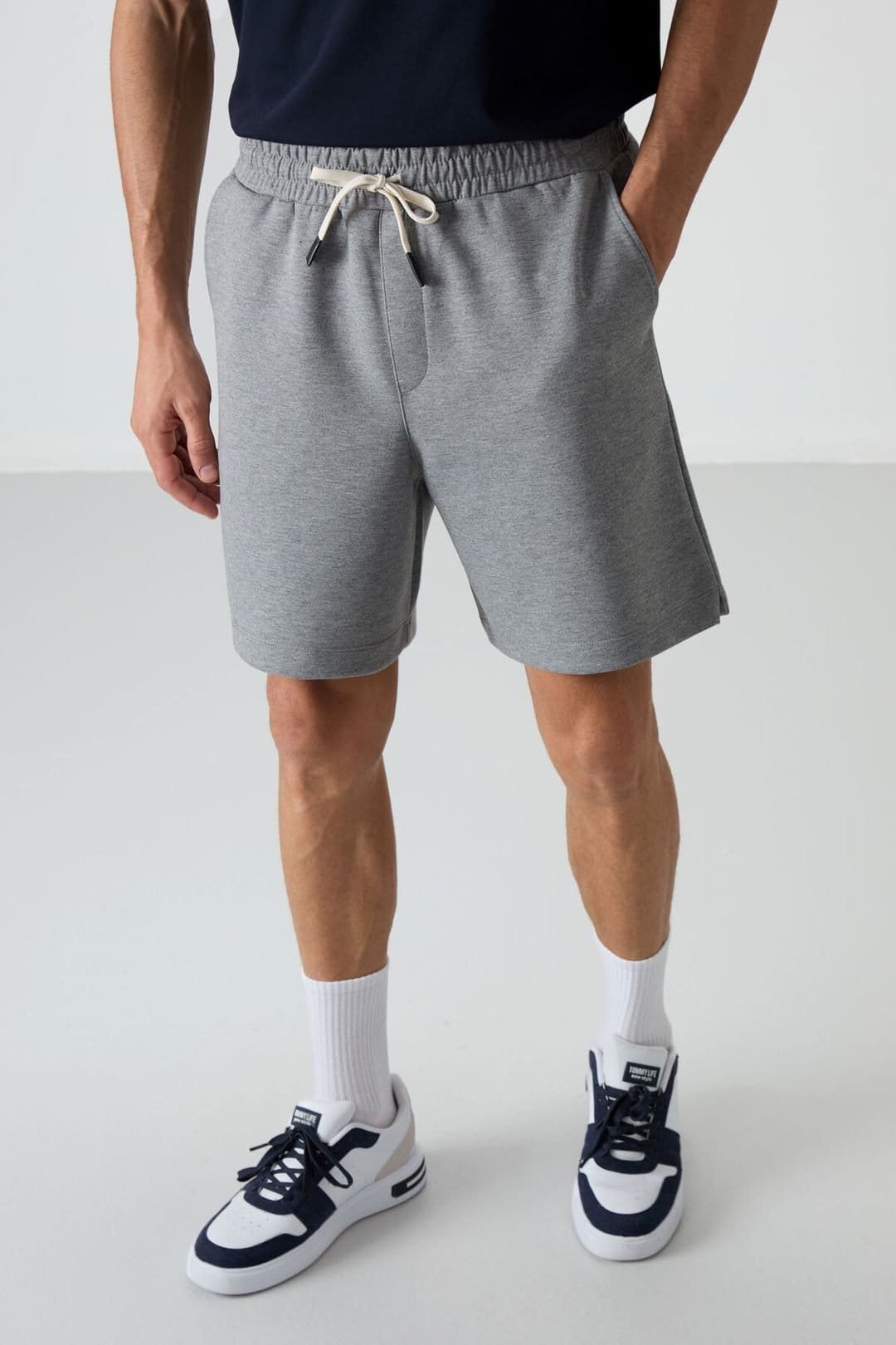 Tommy Life Tommy Life Men's Cotton-polyester Sweat Shorts in Grey - 4