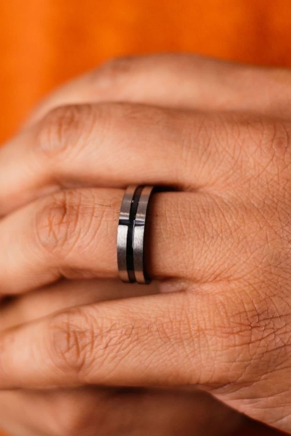 The Colourful Aura The Colourful Aura Men's 8mm Stainless Steel Black Cross Thumb Unisex Wedding Band Ring in Silver
