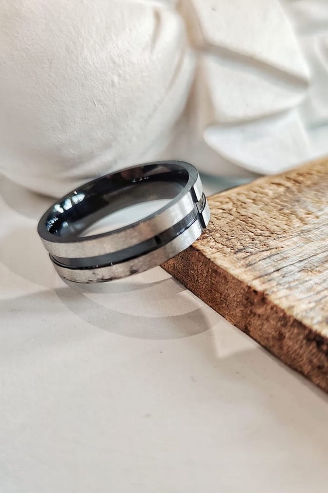 The Colourful Aura The Colourful Aura Men's 8mm Stainless Steel Black Cross Thumb Unisex Wedding Band Ring in Silver - 2