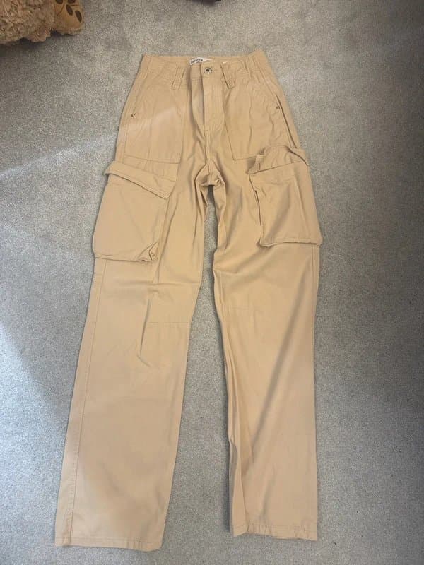 Bershka Bershka beige cargo pants