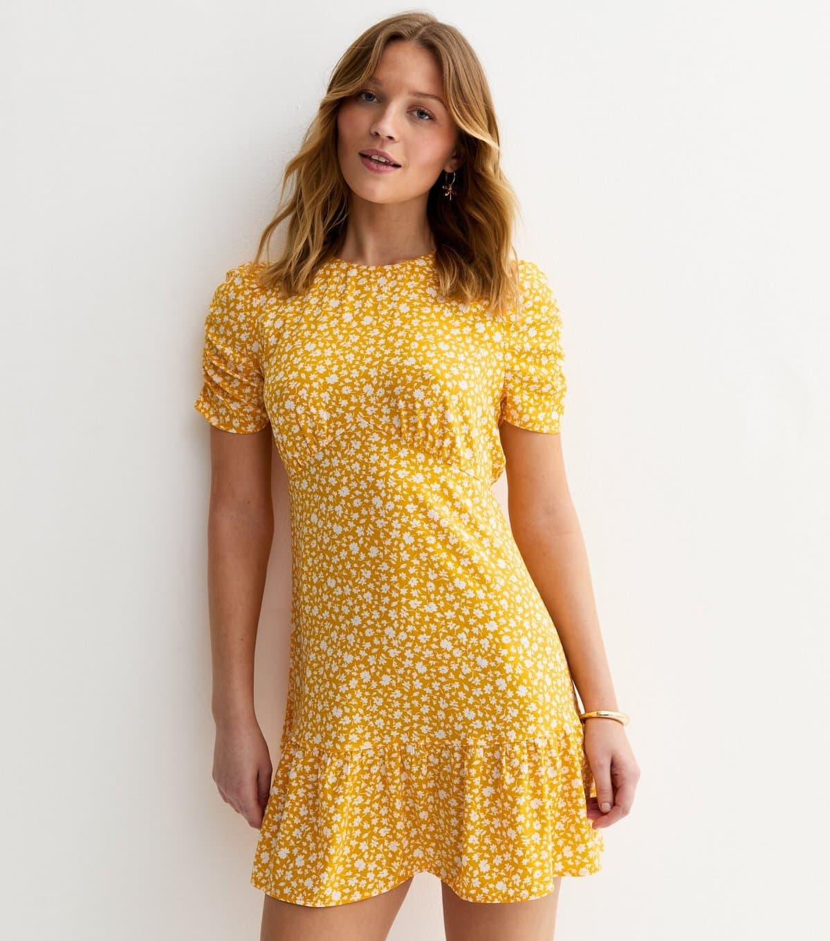New Look Women's Yellow Floral Print Gathered Sleeve Mini Dress New Look