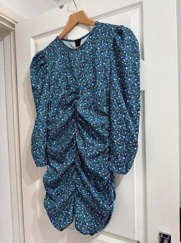 Shein SHEIN Blue Floral Ruched Mini Dress – Size S