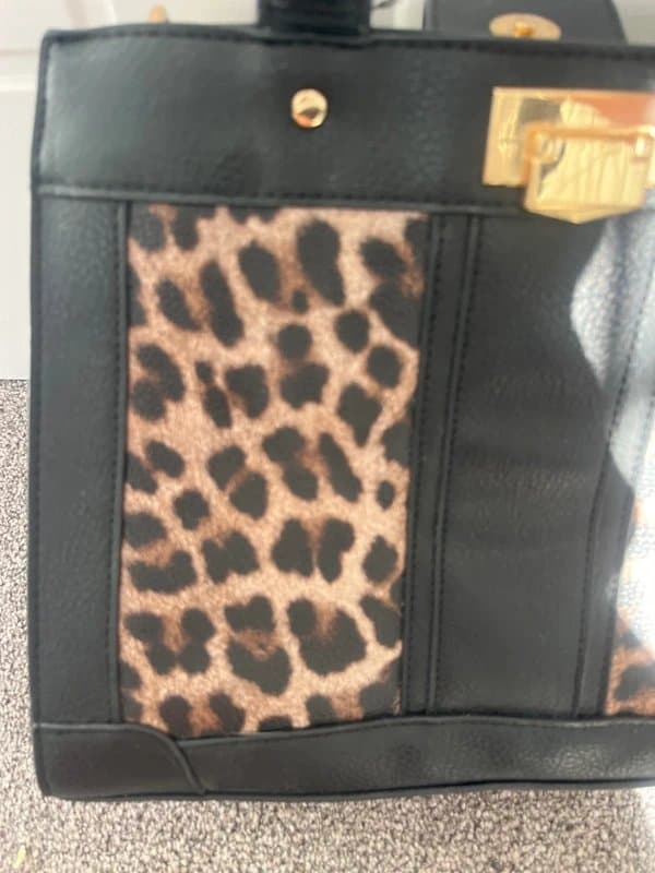New Look Leopard print shoulder bag