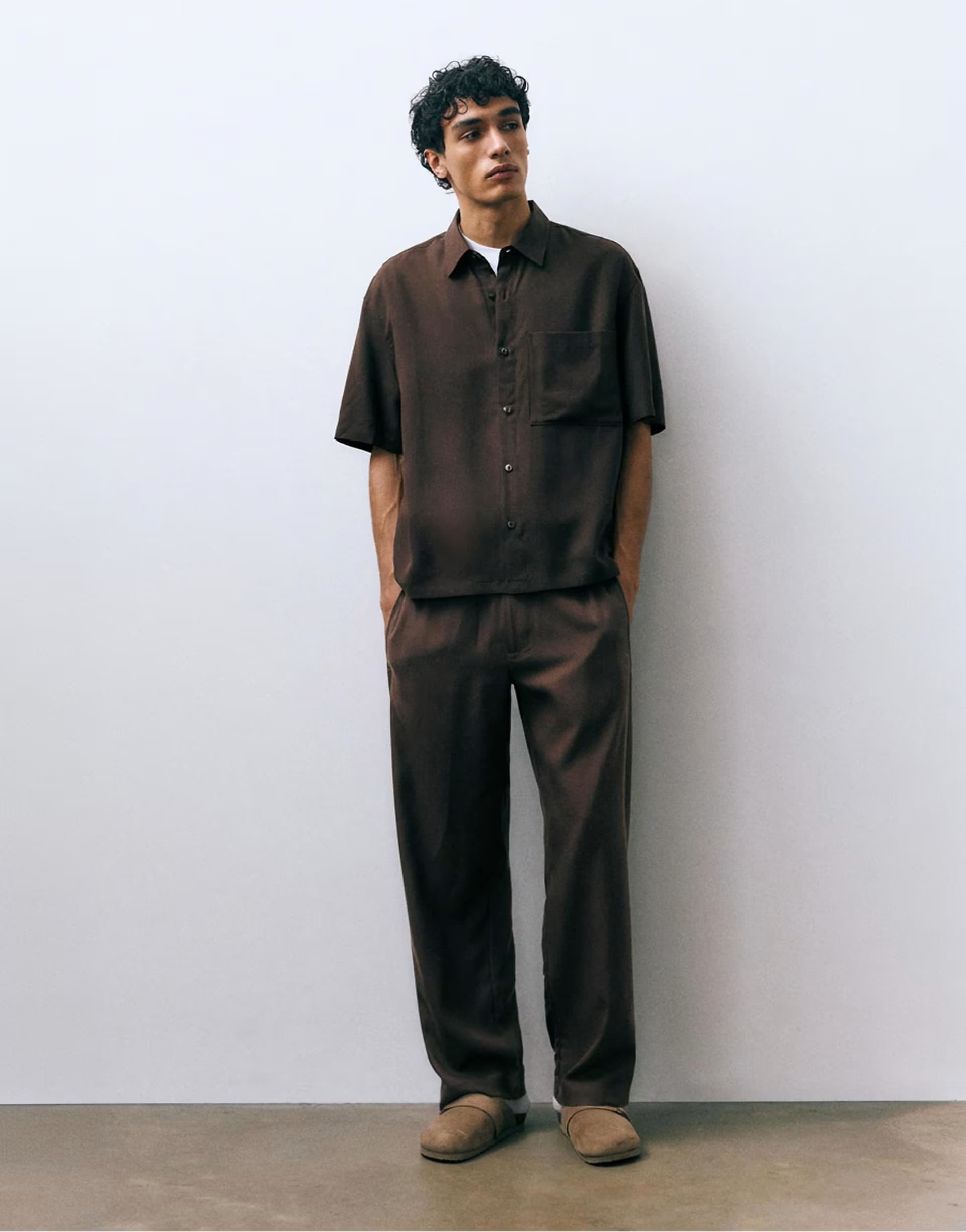 ASOS Pull&Bear Short sleeve shirt with pocket in chocolate