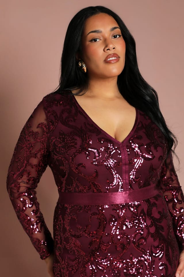 Coast Coast Women's Plus Size Long Sleeve Sequin Maxi Dress in Burgundy - 2