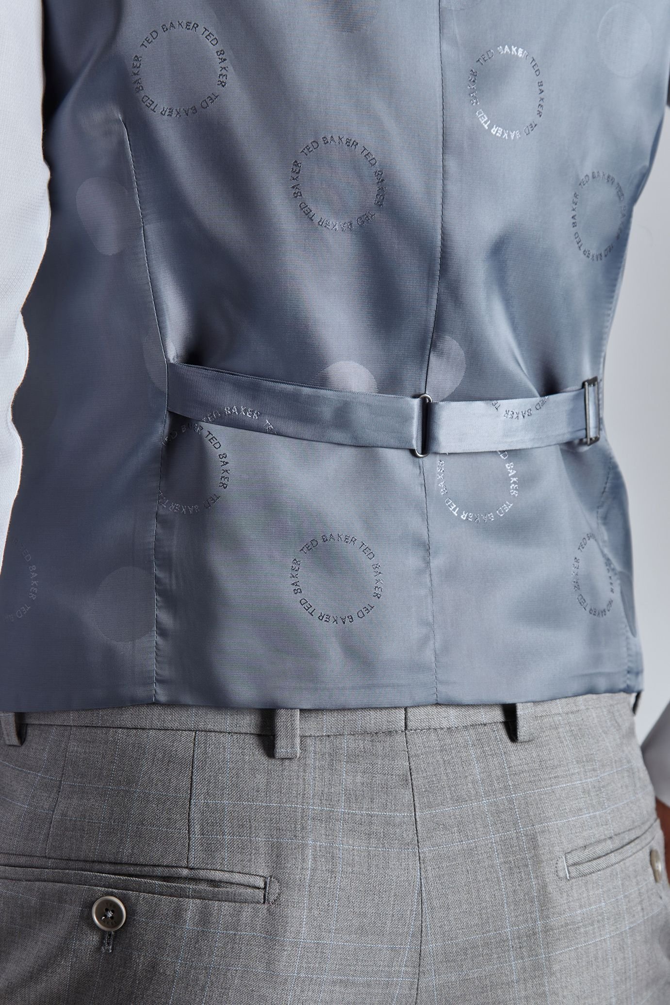 Ted Baker Ted Baker Men's Indus Slim Waistcoat in Grey - 4