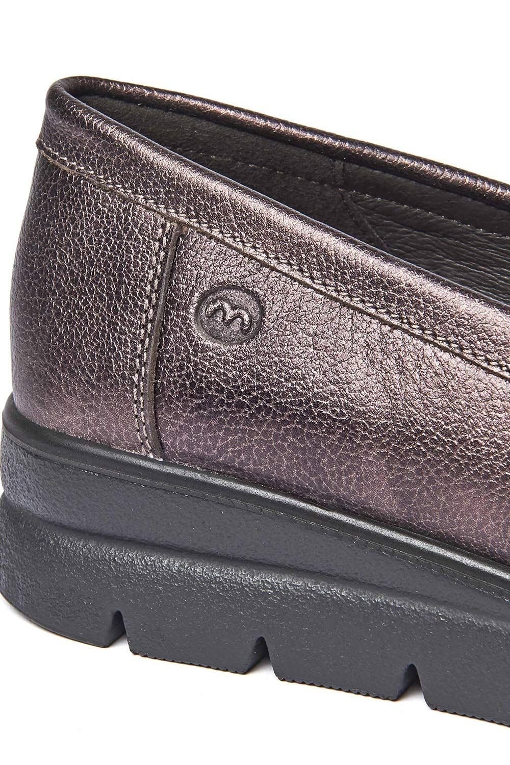Moshulu Moshulu Women's 'Pomarine' Flexible Loafers in Bronze - 4