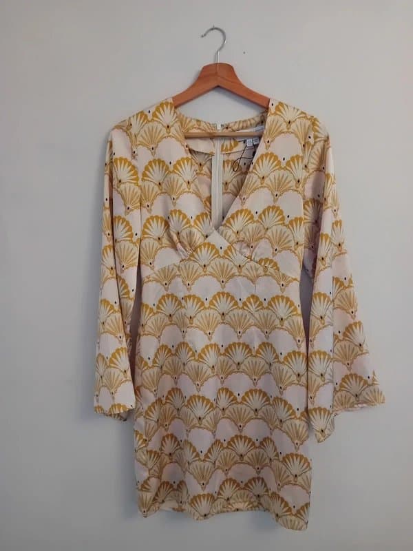 Never Fully Dressed Never Fully Dressed Art Deco Print Satin Dress. Size 8