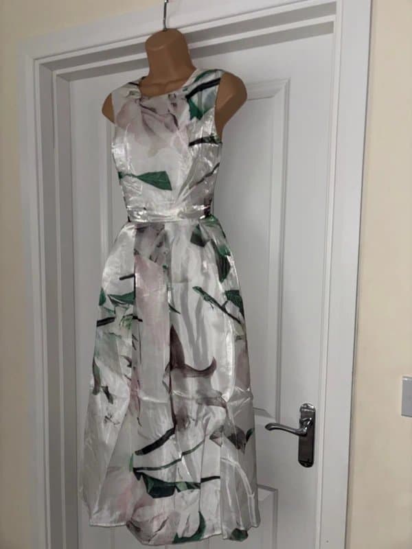 Damn Stunning special occasion/party/ wedding lined dress with pockets DAMN size 10, new with tags