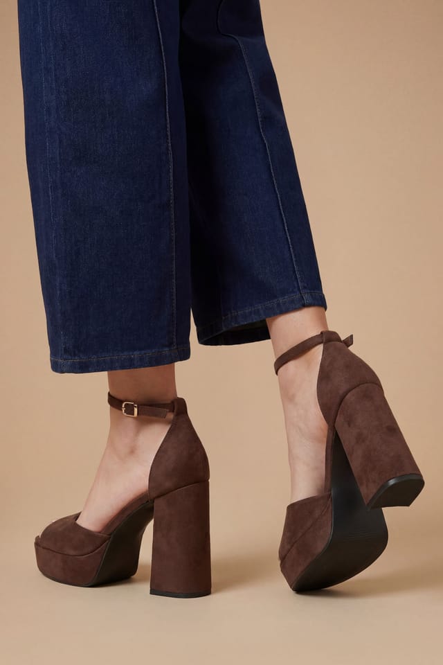 Faith Faith Women's : Hope Faux Suede Peeptoe High Block Heel Platform Sandals in Chocolate - 2