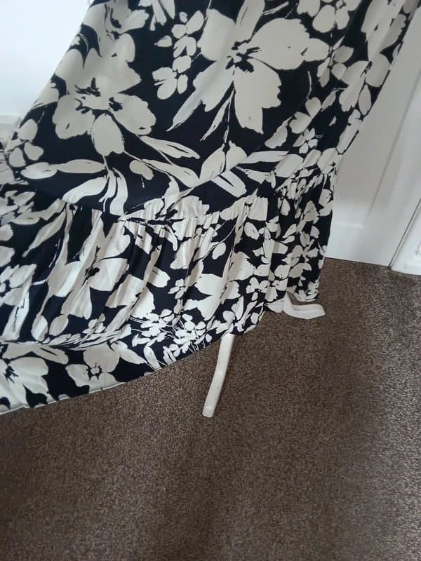 New Look 🔆 Size 12 🔆 New Look  🔆 Black  / White 🔆 Maxi Length Dress 🔆