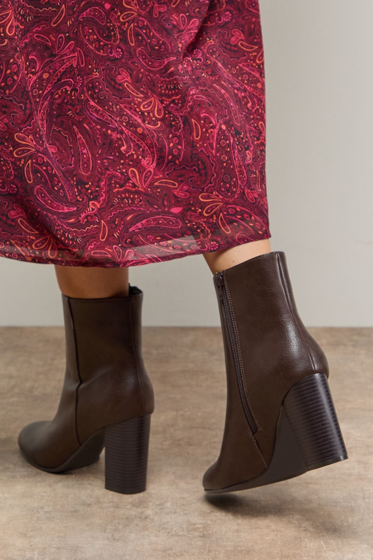 Oasis Oasis Women's Louisa Faux Leather Round Toe Stacked High Heel Ankle Boots in Brown - 4