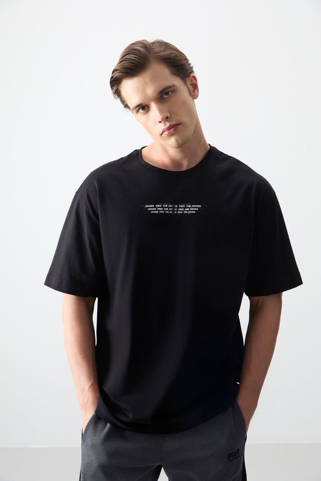 Tommy Life Tommy Life Men's Oversized Cotton Logo T-Shirt in Black