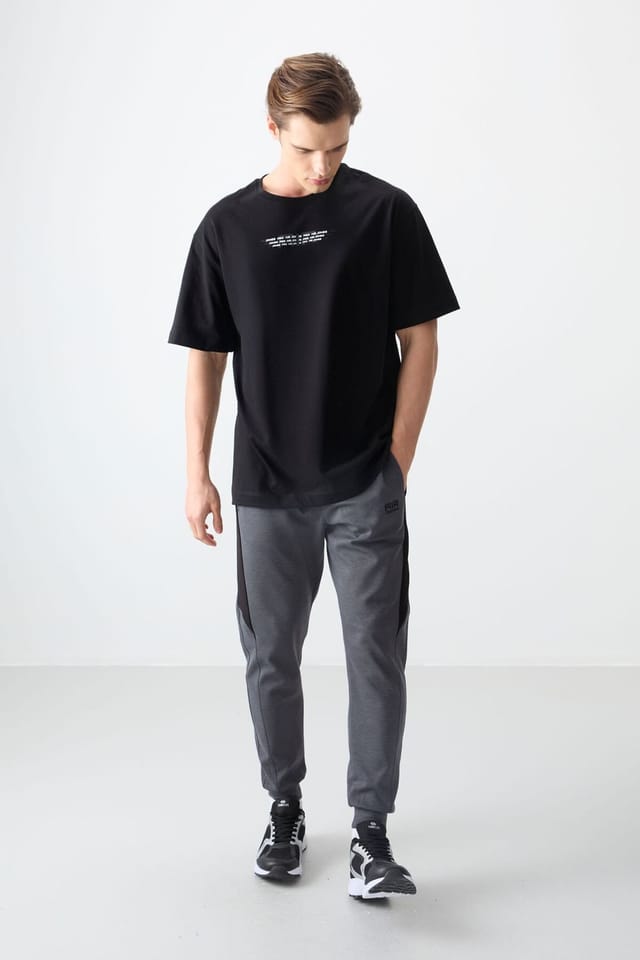 Tommy Life Tommy Life Men's Oversized Cotton Logo T-Shirt in Black - 2