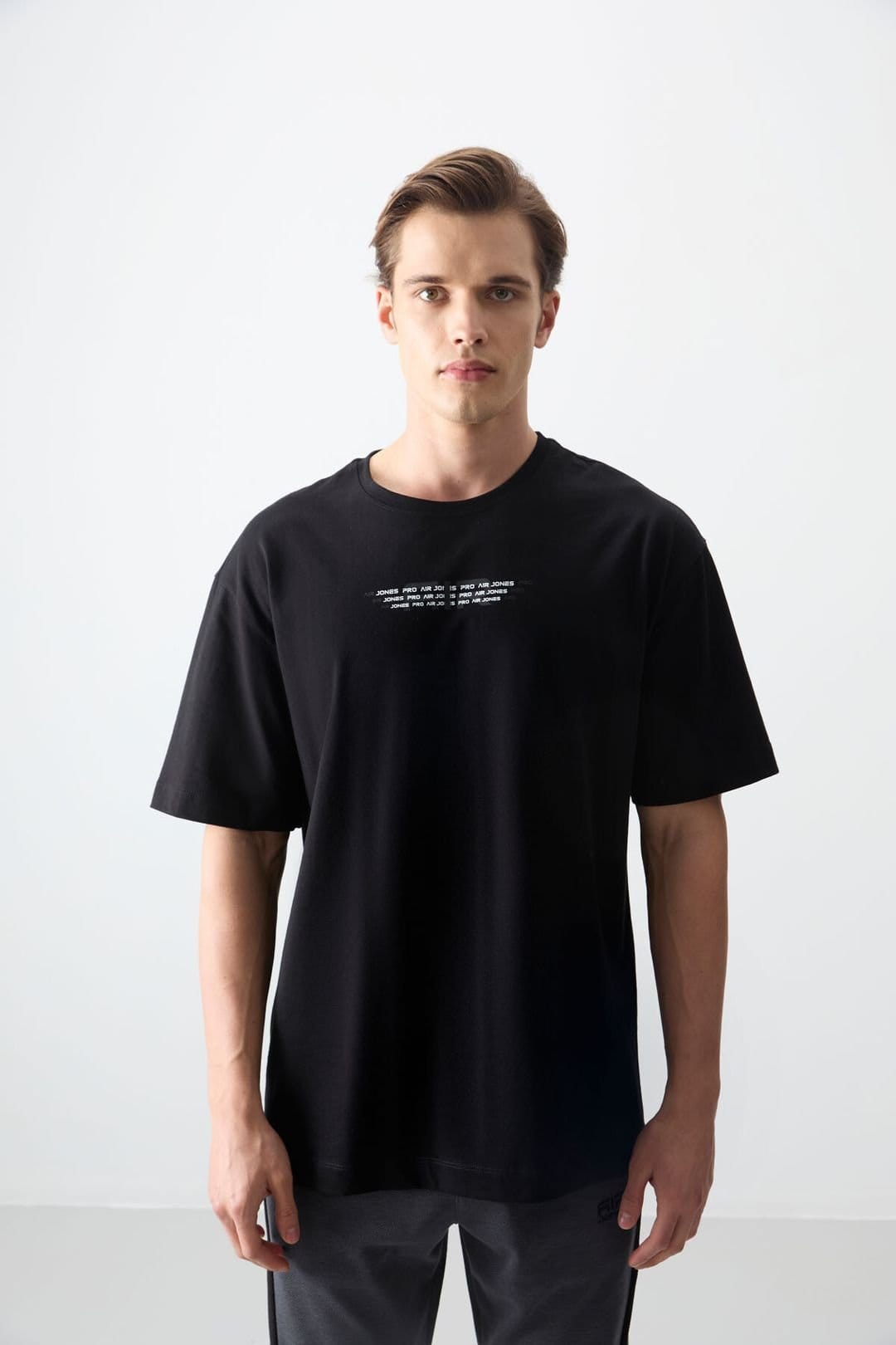 Tommy Life Tommy Life Men's Oversized Cotton Logo T-Shirt in Black - 4