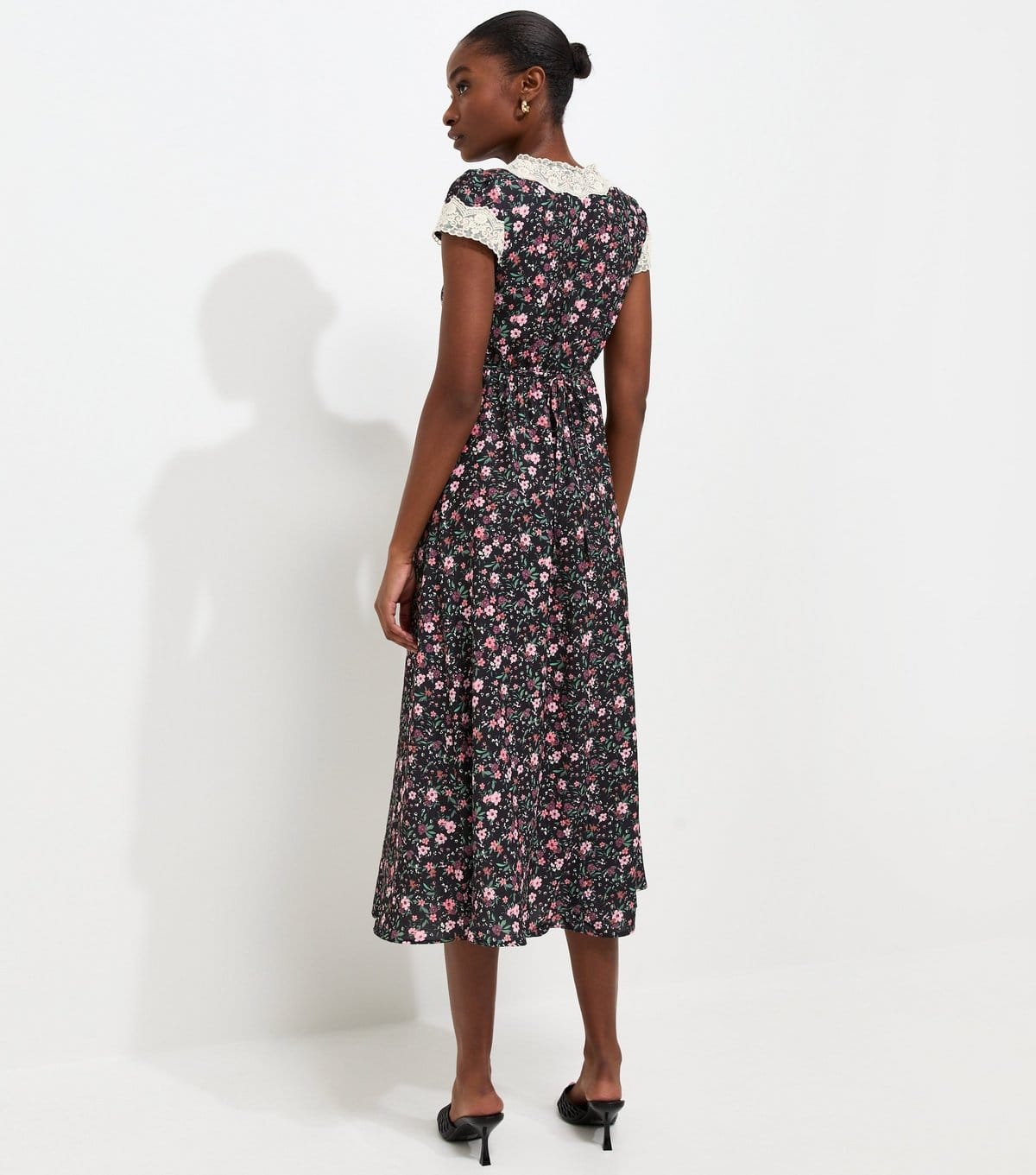 New Look Women's Black Ditsy Floral Lace Insert Tea Midi Dress New Look - 4
