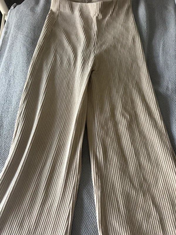 Bershka Bershka beige wide leg trousers