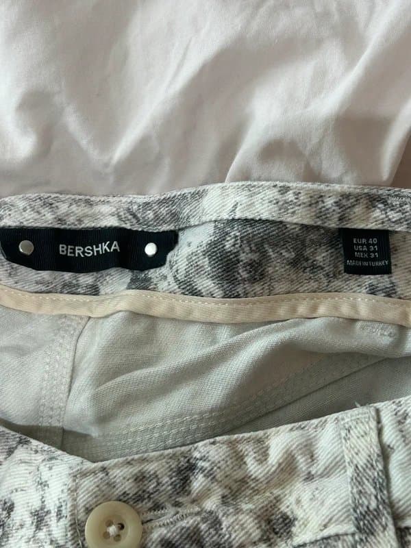 Bershka Bershka white company’s