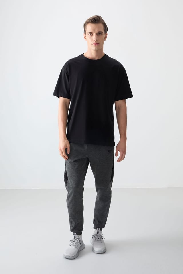 Tommy Life Tommy Life Men's Oversized Cotton Crew Neck T-Shirt in Black - 3