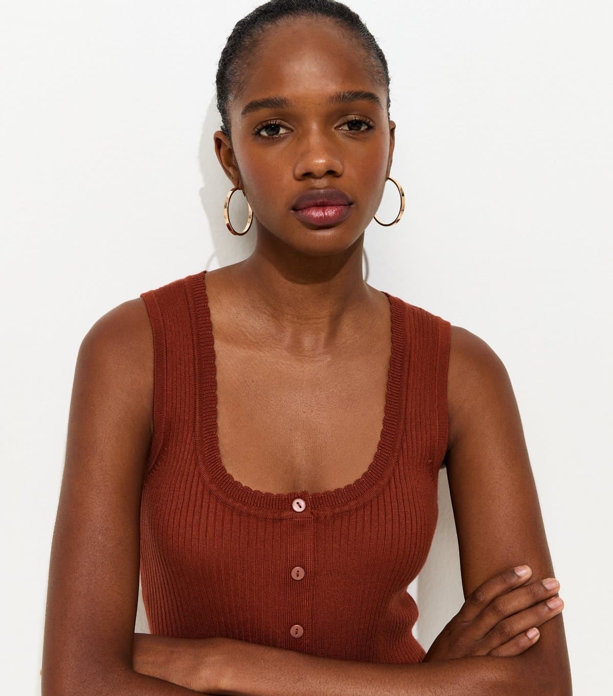 New Look Women's Red Ribbed Knit Scoop Neck Button Front Vest Top New Look