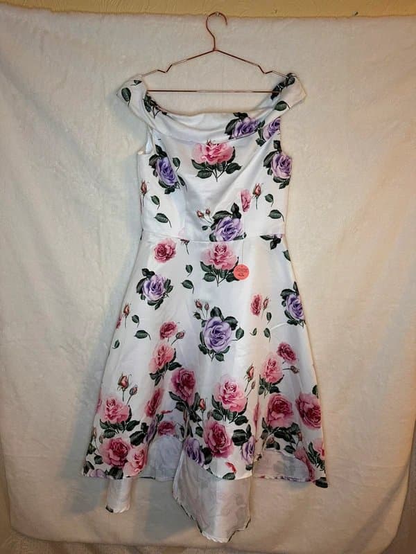 chi chi london Chi Chi London Averrie Dress Floral Rose White Pink Occasion Skater New With Tags Size 12