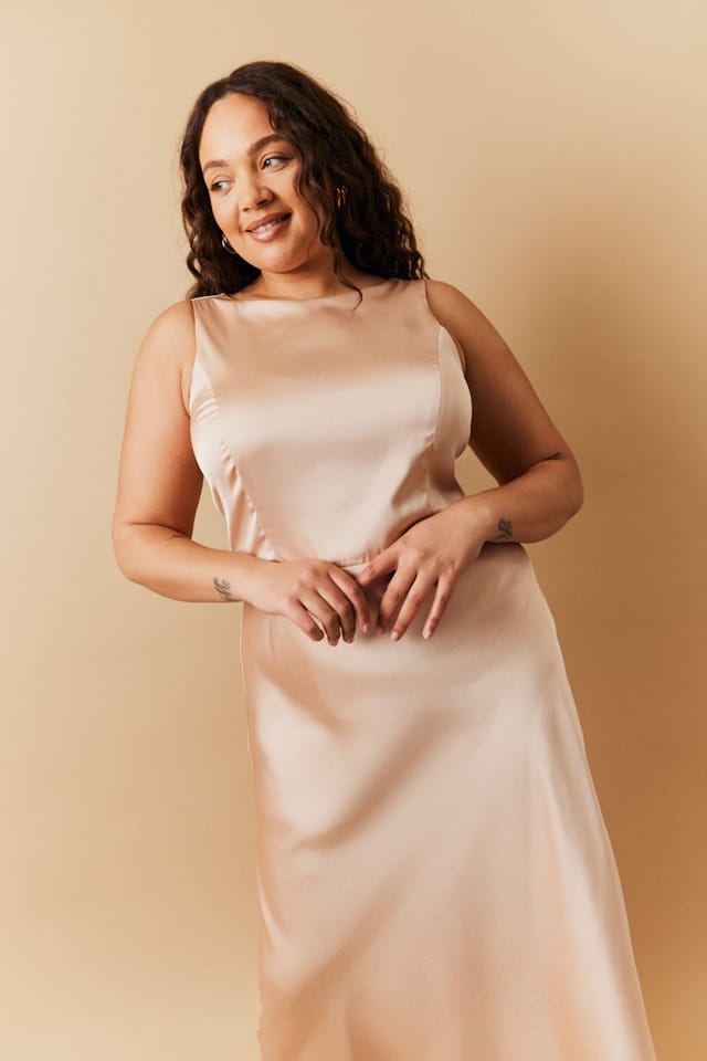 In The Style In The Style Women's Satin Cowl Back Maxi Dress in Beige - 3