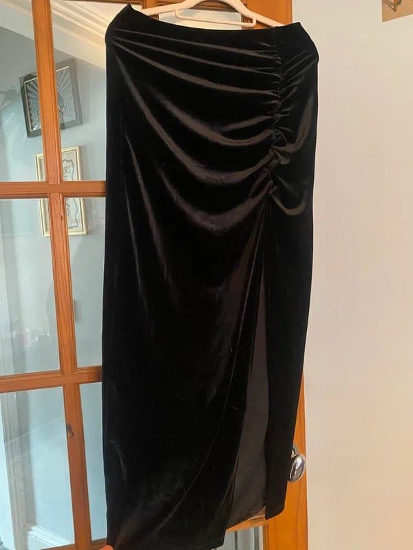 New Look Velvet midi skirt with slit