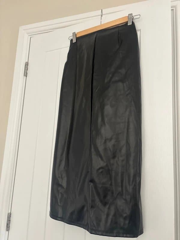 ASOS Design ASOS Design faux leather black midi skirt - Size 6