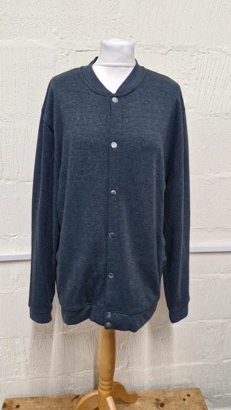 ASOS Asos Grey Men’s Button Cardigan. Size XL. GA92. V49a