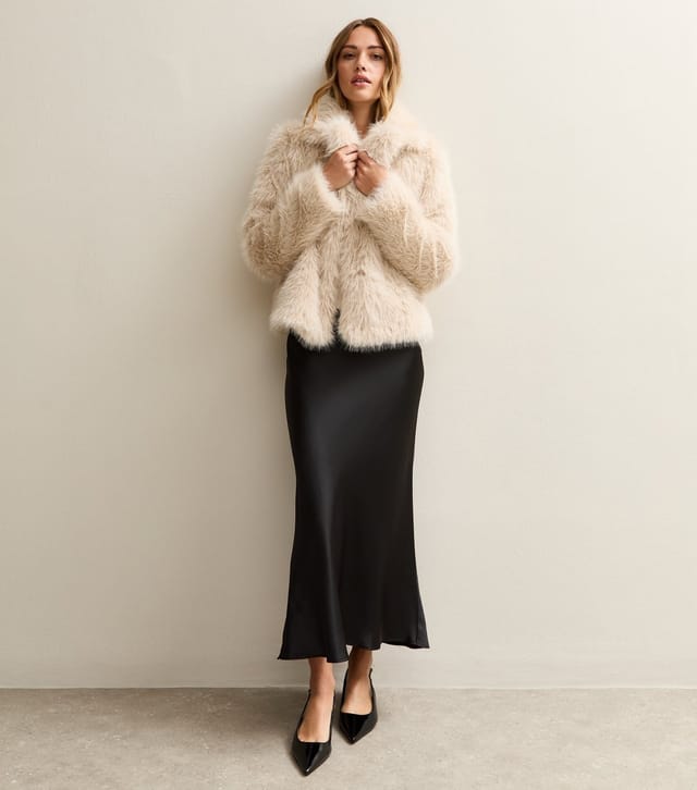 New Look Women's Black Satin Bias Cut Midi Skirt New Look - 3