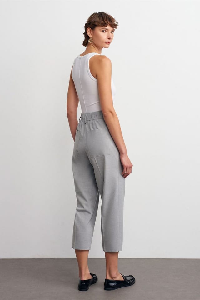 Dilvin Dilvin Women's High-Waist Straight Capri Trousers in Light Grey - 2