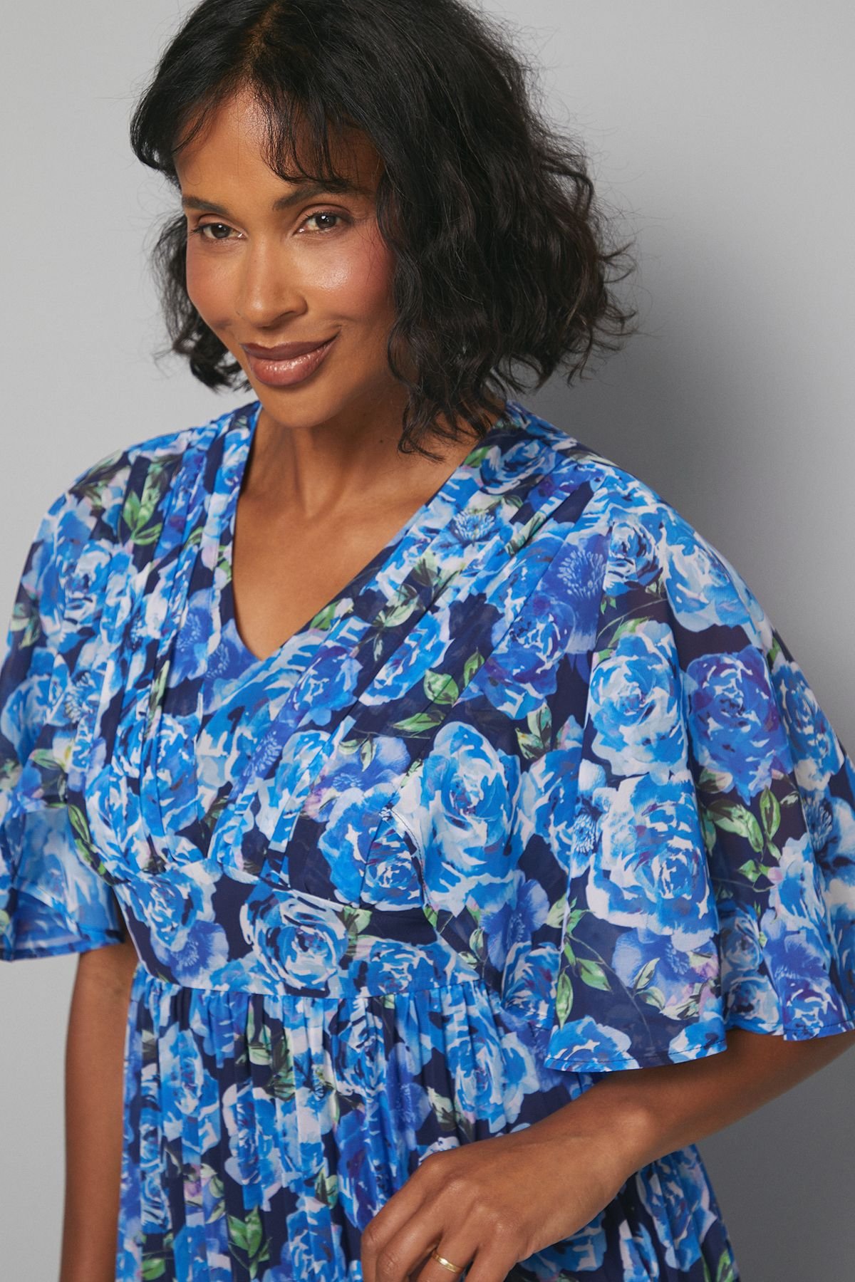 Wallis Wallis Women's Floral Print Pleated Cape Sleeve Midi Dress in Navy - 4