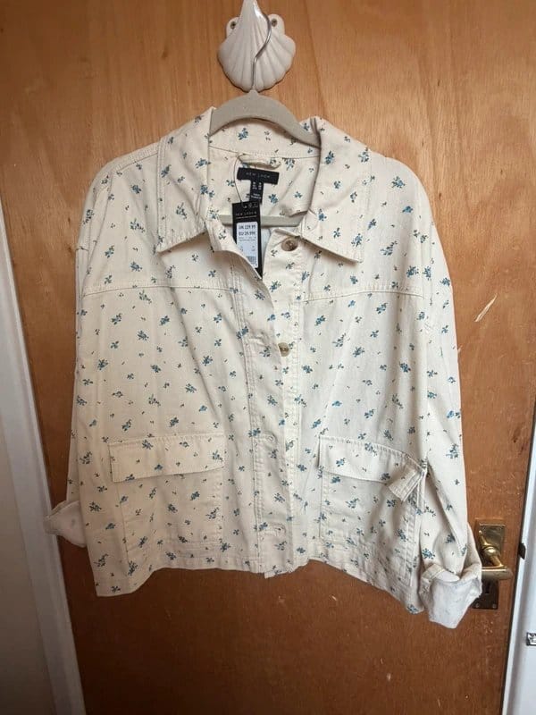New Look Cream Denim Jacket With Blue Floral Print
