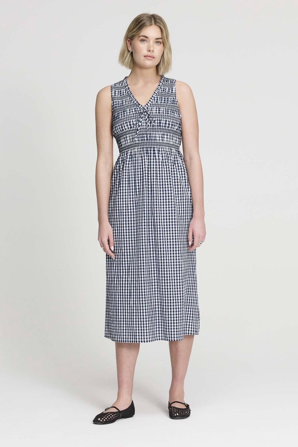 Finery London Women's Hadlee Cotton Gingham Shirred Midi Dress in Black
