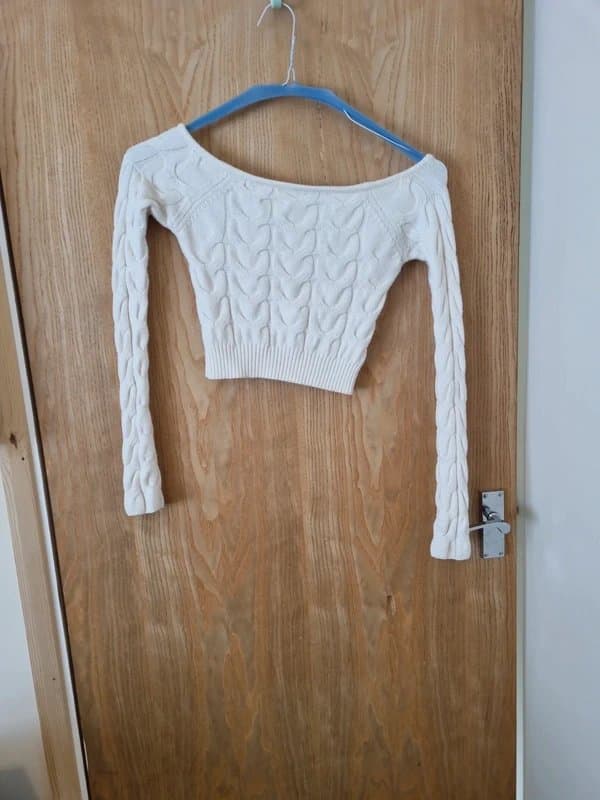 Bershka Bershka off the shoulder jumper