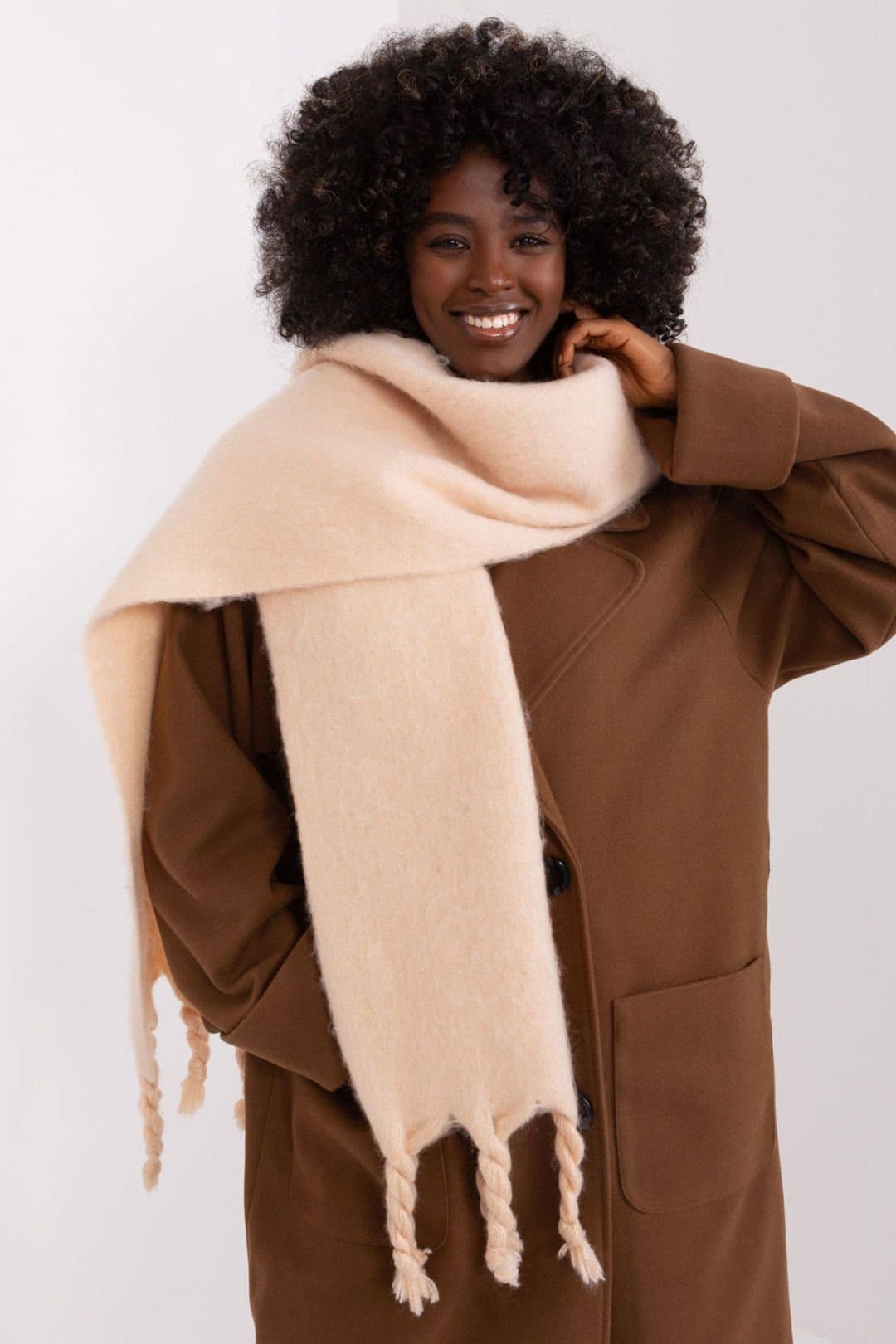Love Lace Love Lace Women's Smooth Polyester Tassel Scarf in Beige