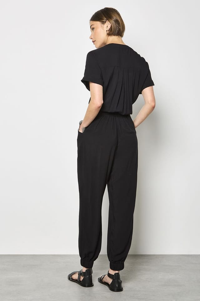 Apricot Apricot Women's Soft Woven Utility Jumpsuit in Black - 3
