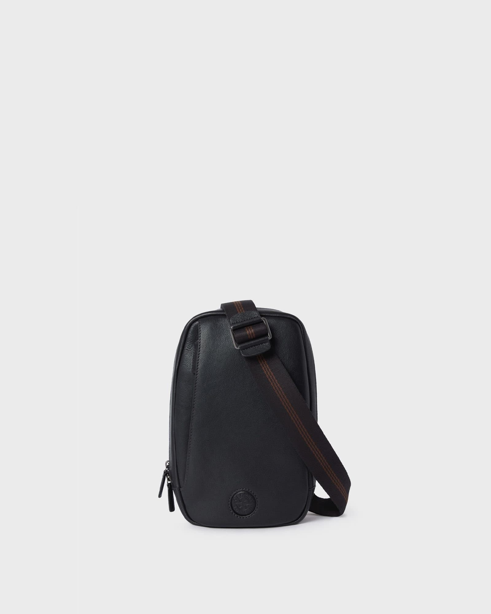 OSPREY LONDON OSPREY LONDON Men's The Compass Leather Sling Bag in Black