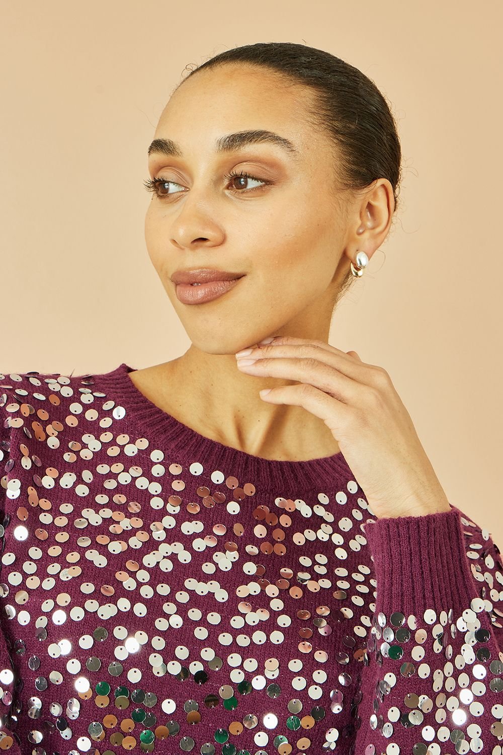 Yumi Yumi Women's Burgundy All Over Sequin Relaxed Fit Jumper - 2