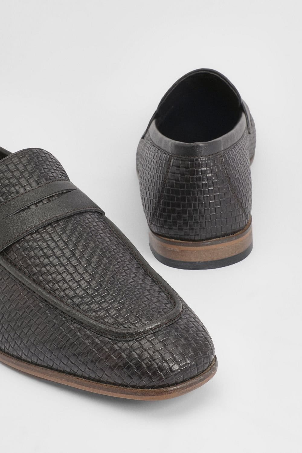 Burton Burton Men's Chocolate Woven Penny Loafers - 4