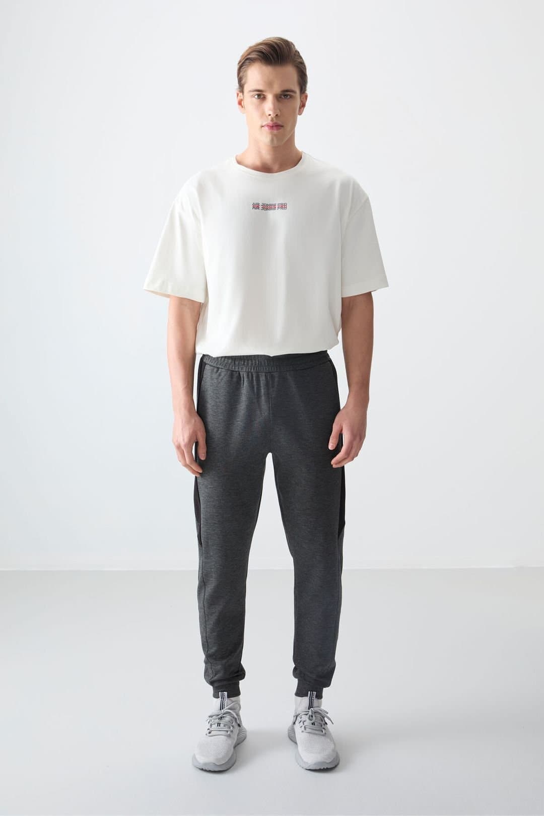 Tommy Life Tommy Life Men's Regular-fit Fleece Sweatpants in Charcoal