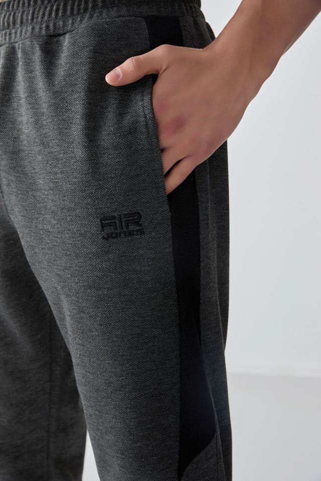 Tommy Life Tommy Life Men's Regular-fit Fleece Sweatpants in Charcoal - 3