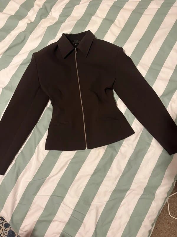 ASOS ASOS fitted viral blazer with shoulder pads