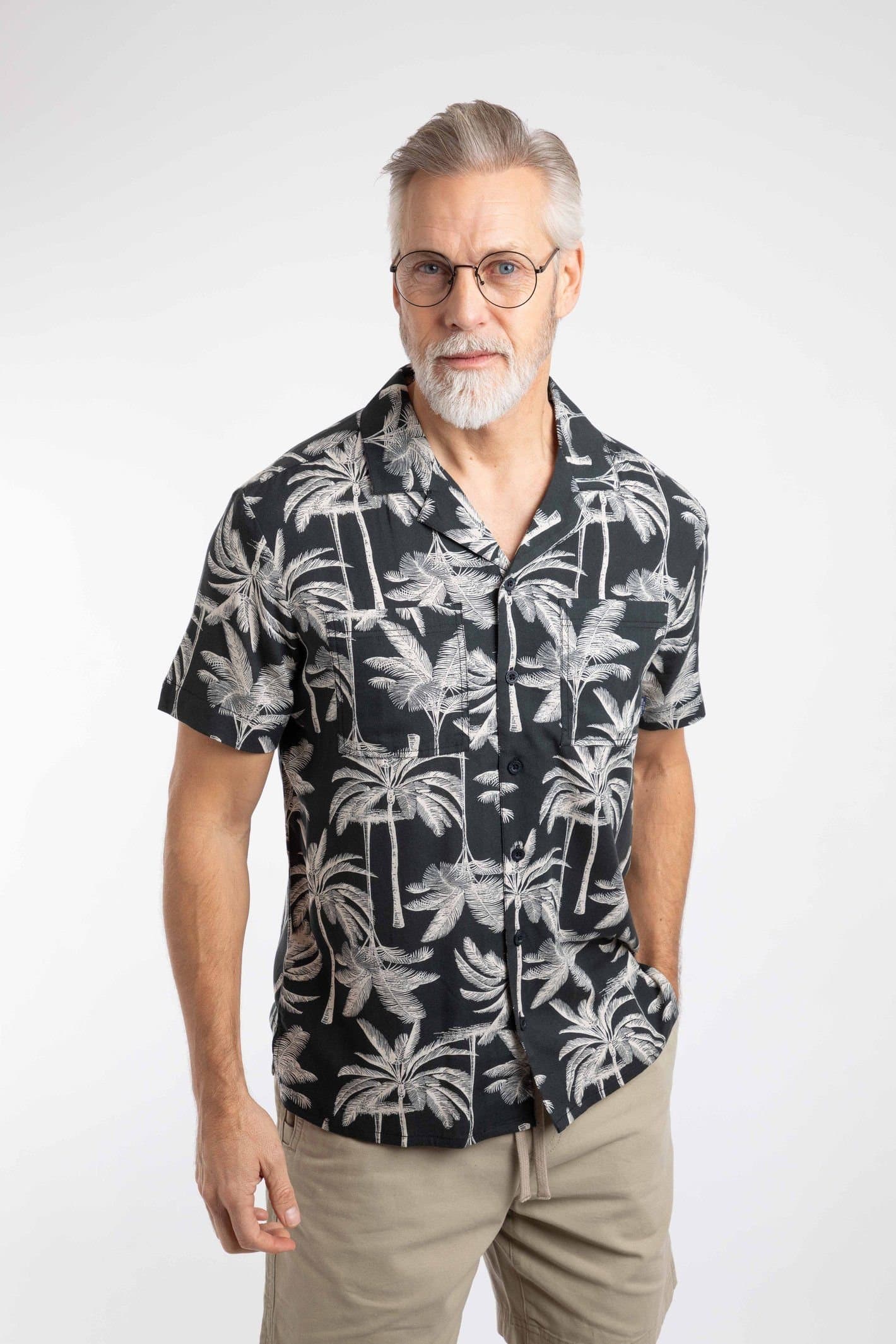 Weird Fish Weird Fish Men's Holborn Printed Hawaiian Shirt in Black