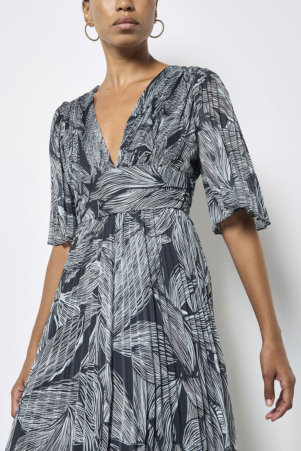 Apricot Apricot Women's Floral Chiffon Shimmer Maxi Dress in Navy - 4