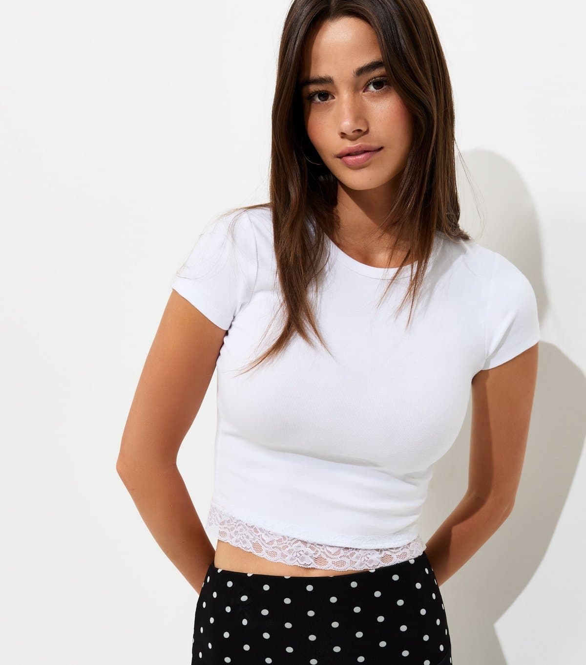 New Look Women's White Lace Hem Baby Tee T-Shirt New Look
